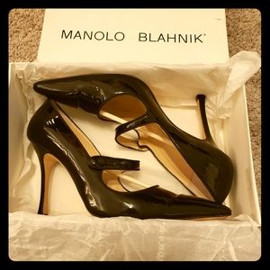 Black Leather Manolo Blahnik pumps size 40